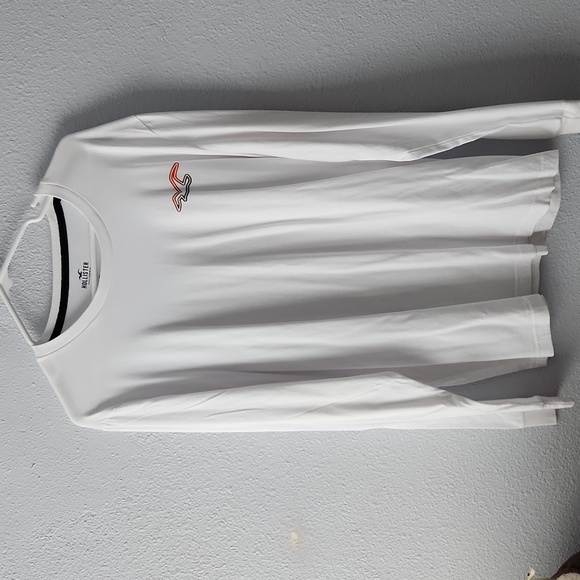 Used once Hollister Men's T-shirt - Picture 1 of 5